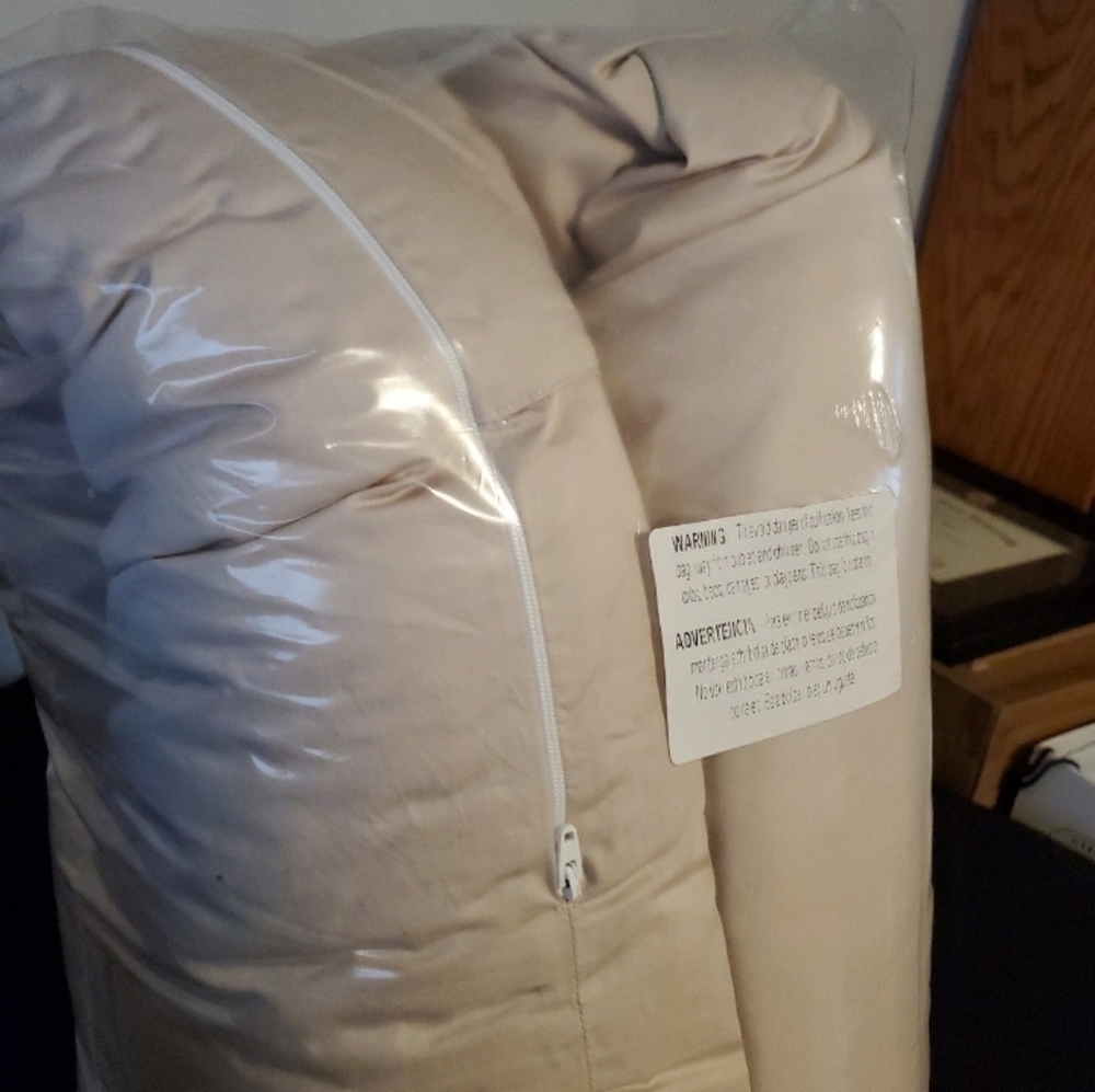 LEACHCO Snoodle Pillow/NEW - Picture 8 of 16